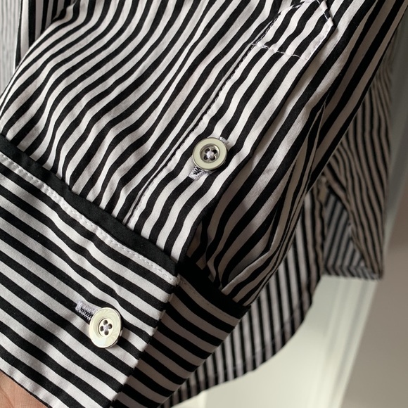 Talbot’s Black and White Tunic Blouse - Picture 4 of 4